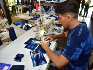 El proyecto busca mantener vivo el legado histórico del añil salvadoreño.