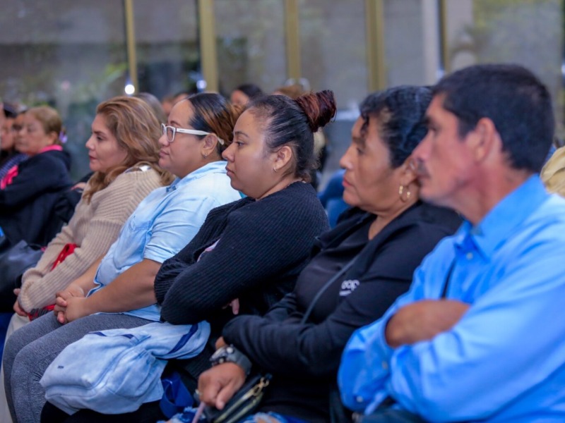 Emprendedores salvadoreños repatriados participaron en un taller de manipulación de alimentos como parte del proyecto Cancillería Certifica.