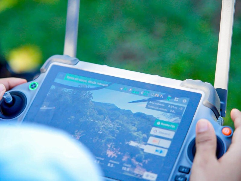 Los drones agrícolas facilitan el trabajo en terrenos de difícil acceso y con topografías complejas.