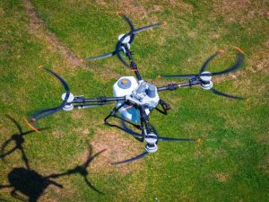 Agricultores santanecos podrán sustituir el uso de mochilas por drones para la aplicación de agroquímicos.