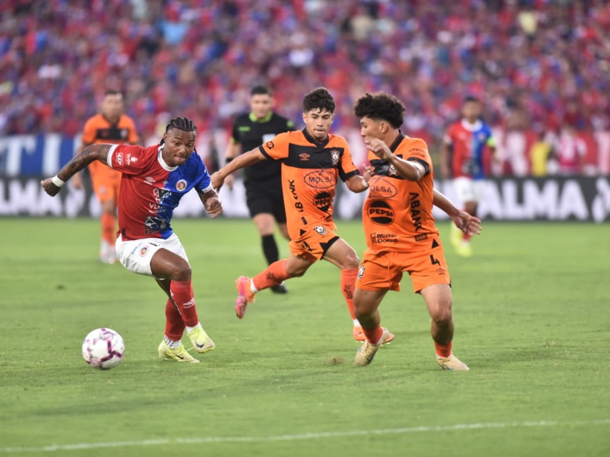 FAS y Águila en la final del Clausura 2026. Foto Miguel Lemus