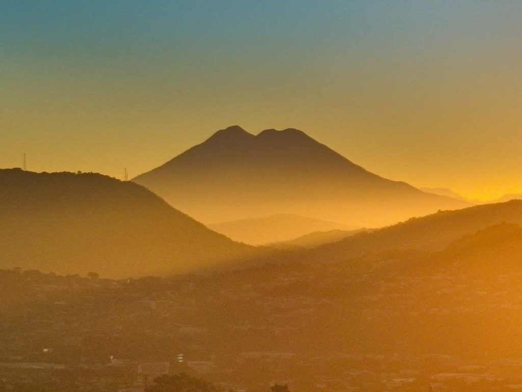El Ministerio de Medio Ambiente advierte que El Niño podría favorecer temperaturas más altas, menos lluvias y una canícula más prolongada en El Salvador.