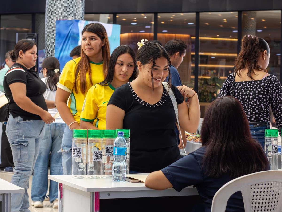 La tercera Feria de Empleo UsuEmpleo promovió oportunidades laborales en la zona oriental del país, con más de 130 vacantes.