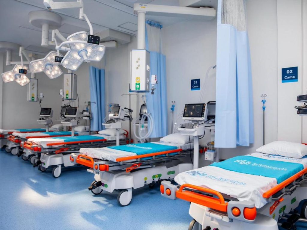 Área equipada del nuevo Hospital Rosales para la atención de pacientes.