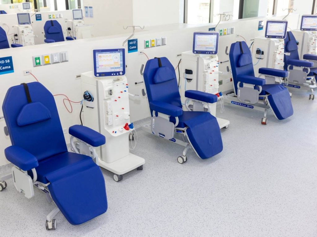 Área de nefrología equipada para atender a pacientes del nuevo Hospital Rosales.
