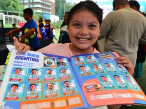 intercambio-estampas-mundial-el-salvador