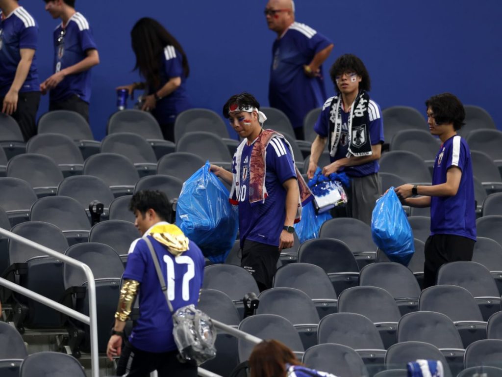 Japón-mundial-limpieza-estadio-aficionados