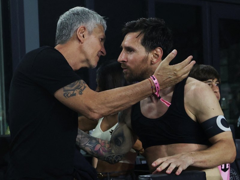 Jorge Messi, padre de Lionel Messi, evoluciona favorablemente, según un comunicado familiar.