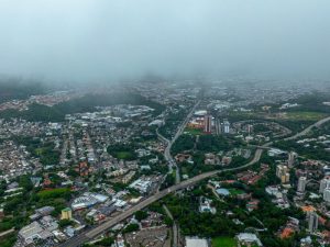 Imagen panorámica donde se observa como está la lluvia en El Salvador por la tormenta Cristina