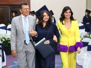 lourdes-lara-hija-esposo