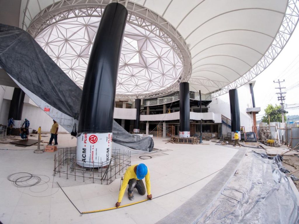 El MOP informó que continúan los trabajos de modernización en el Mercado Cuscatlán. Foto MOP