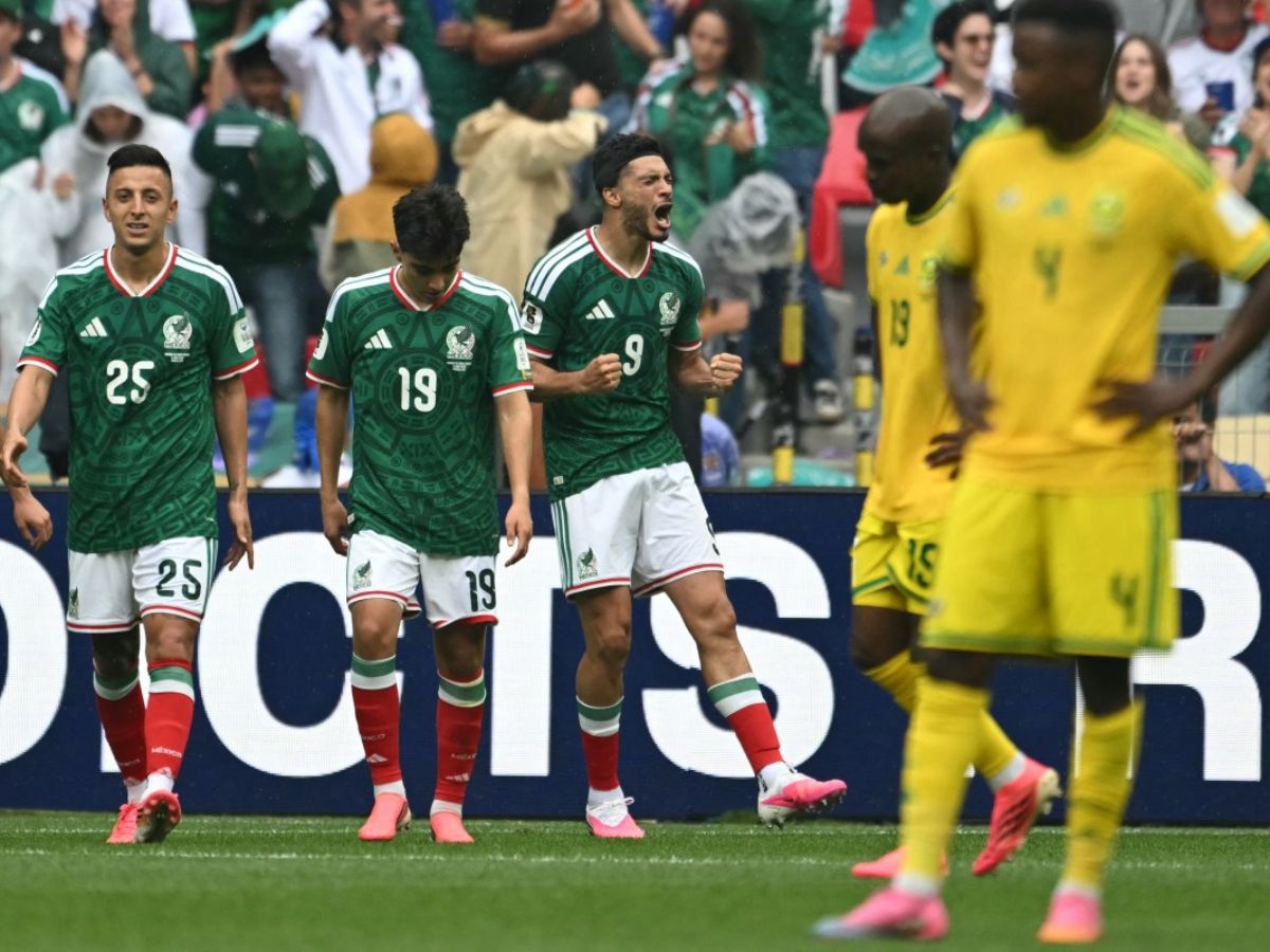 México derrota 2-0 a Sudáfrica en el primer partido del Mundial. Foto AFP