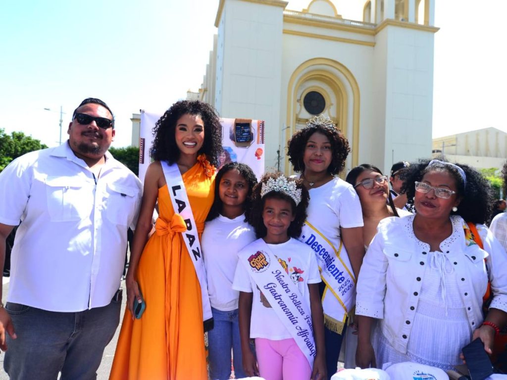 Miss Universo El Salvador 2026 reúne a familias de salvadoreños antes de la gala