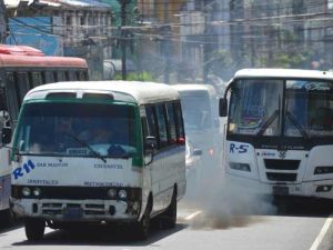 Buses, microbuses, carros particulares y transporte de carga pueden ser sancionados si sobrepasan los límites permitidos de emisiones.