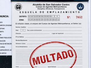 Orinar en la vía pública puede generar multas de $15 a $50 en San Salvador Centro, según la ordenanza de convivencia ciudadana.