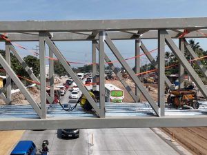 pasarela-carretera-chorros-poliedro