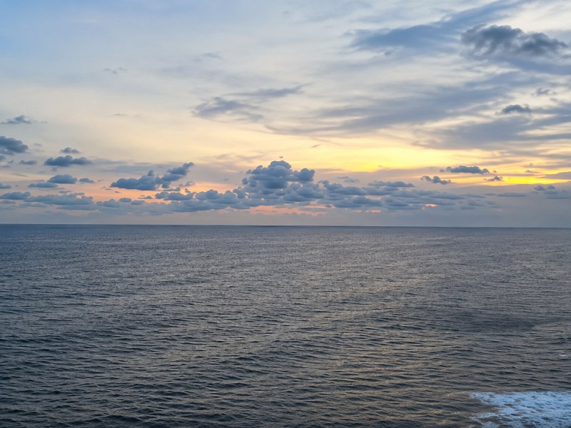 Los atardeceres de Playa El Esterón forman parte de los atractivos naturales destacados en la zona.