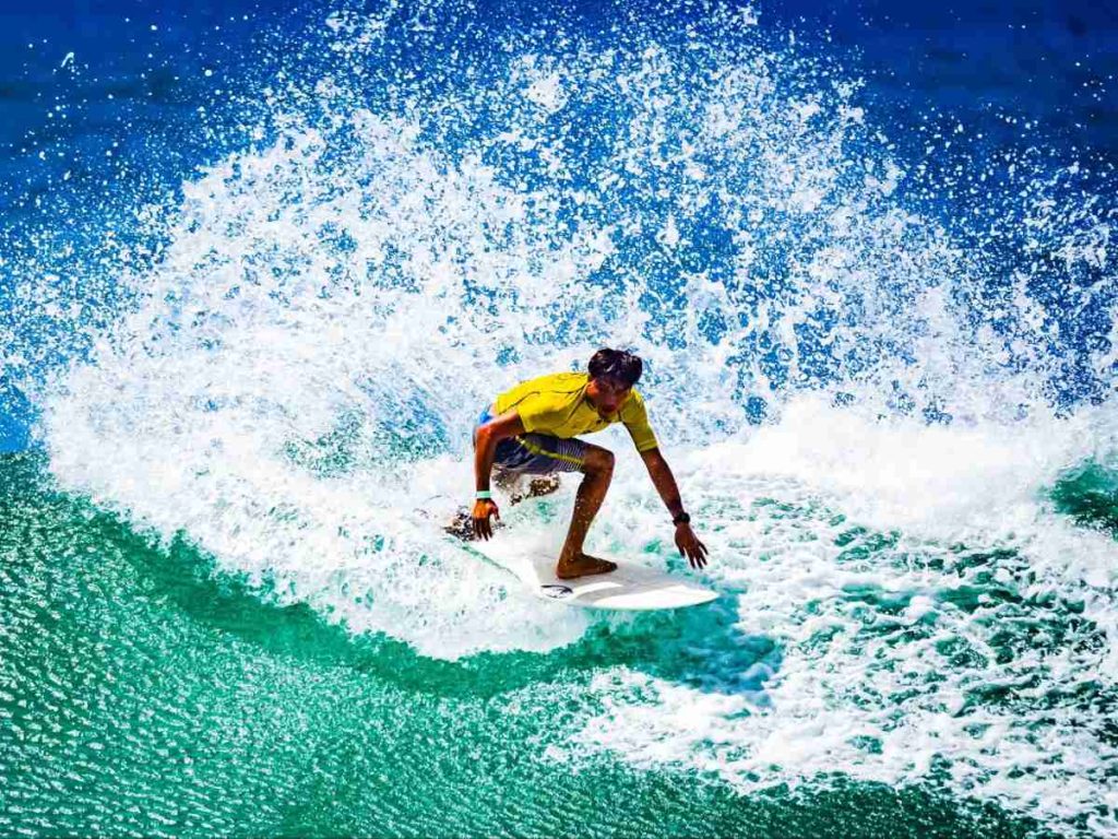 Bryan Pérez lideró su heat en el arranque del Circuito Nacional de Surf disputado en Punta Roca.