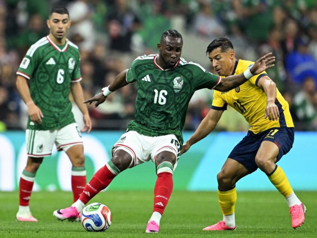 Julián Quiñones anotó un gol ante Ecuador. Foto AFP