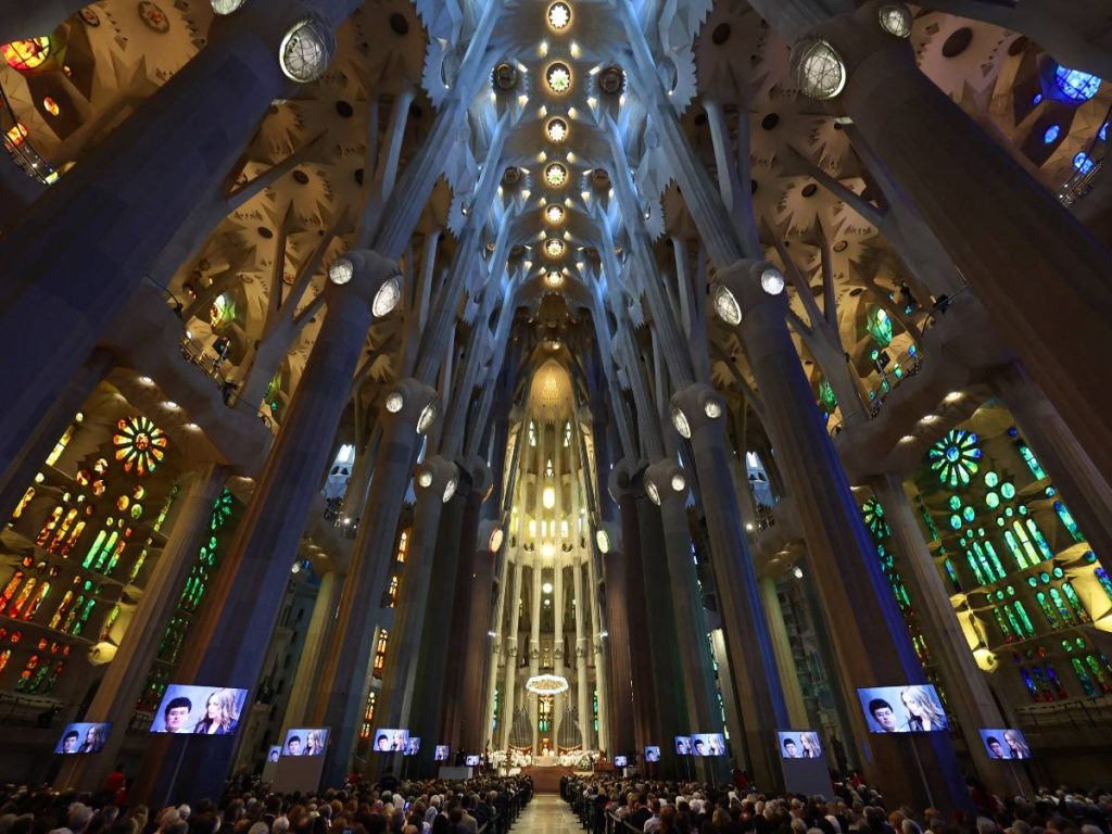 La visita del papa coincidió con el centenario de la muerte de Antoni Gaudí, arquitecto de la Sagrada Familia y figura en proceso de canonización.