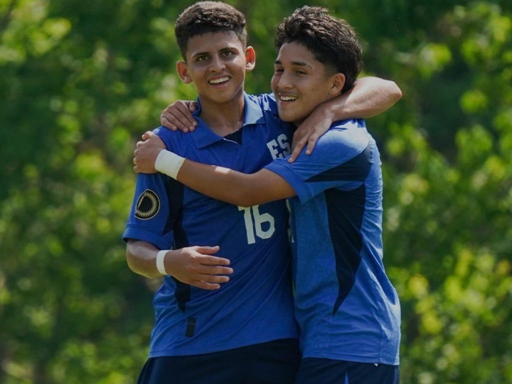 Uriel Miranda (16) celebra victoria de Selecta Sub-20. Foto Cortesía FESFUT