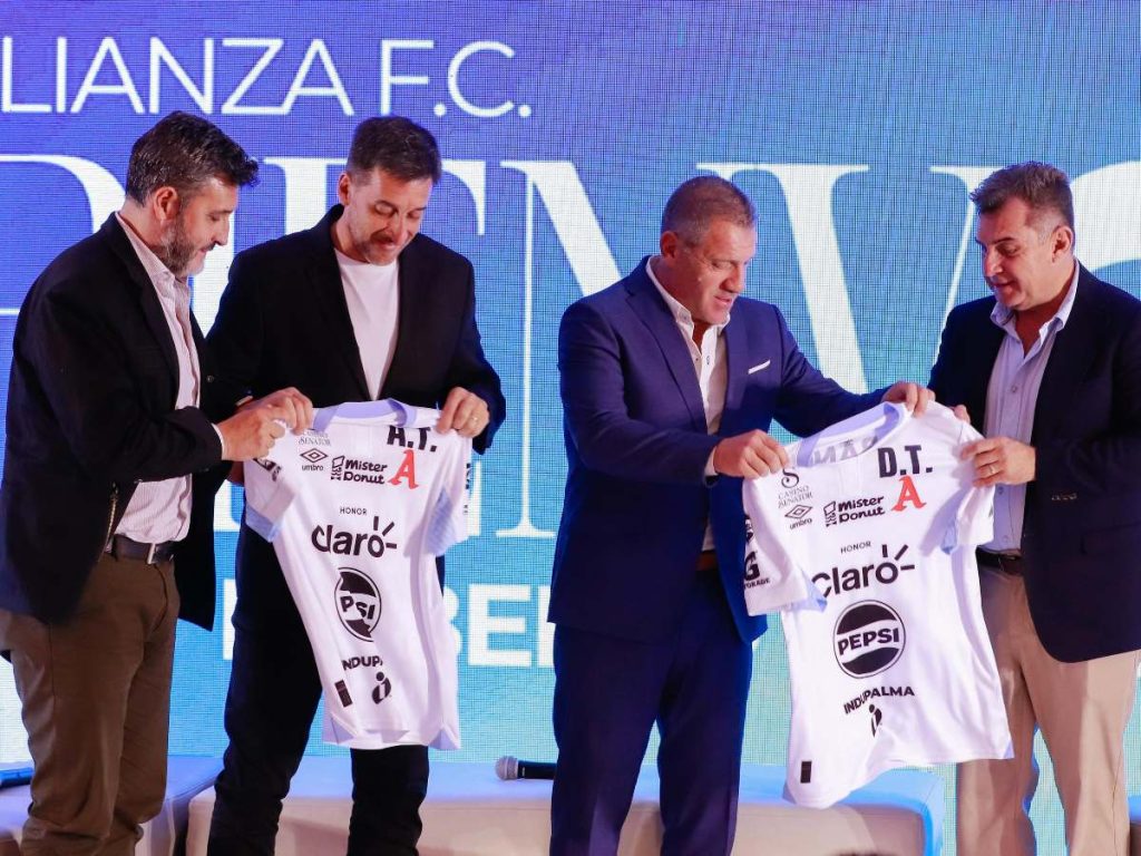 Roberto Pompei fue presentado como nuevo técnico de Alianza, con una apuesta por juveniles, unidad interna y tres retos deportivos en el horizonte.