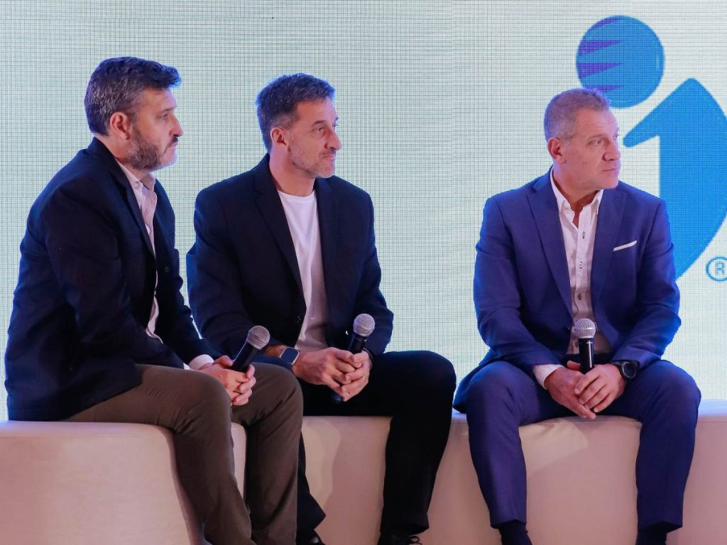 Alianza Fútbol Club presentó oficialmente a Roberto Fabián Pompei como nuevo entrenador del equipo mayor, junto a Martín Andrizzi como asistente técnico.