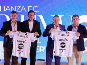 Alianza presenta a Roberto Pompei como técnico y traza su ruta hacia el título 20