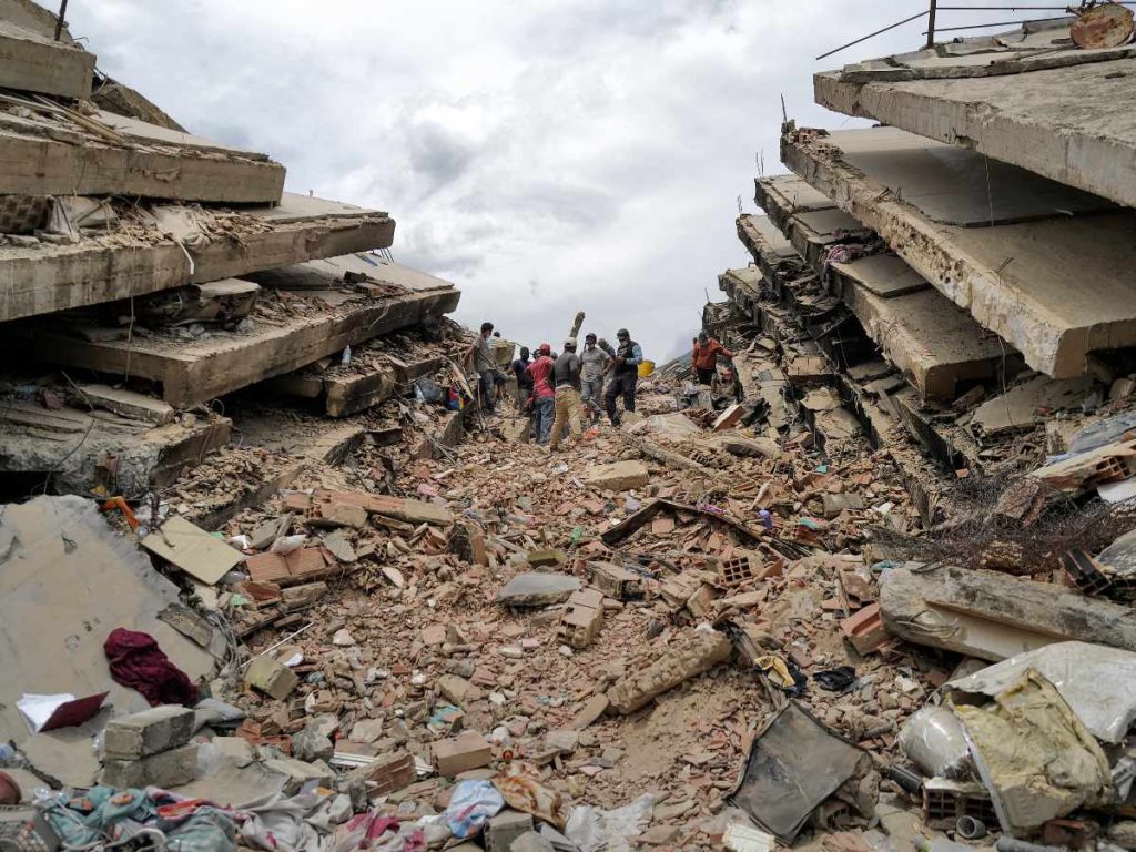 Nuevo temblor golpea Caracas mientras siguen rescates en Venezuela
