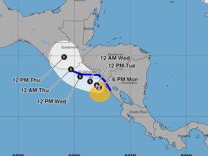 Los países de Centroamérica se mantienen en alerta por los efectos de la tormenta tropical Cristina, formada el lunes en el océano Pacífico.