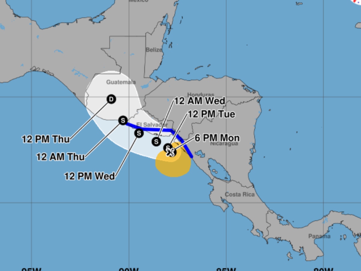Los países de Centroamérica se mantienen en alerta por los efectos de la tormenta tropical Cristina, formada el lunes en el océano Pacífico.