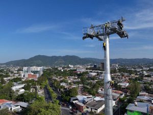 El metrocable será el primer sistema de transporte público por cable aéreo construido en El Salvador. Foto Steven Anzora