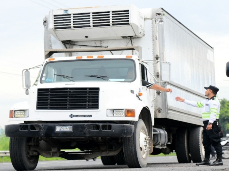 El VMT mantiene horarios de restricción para el transporte de carga en distintos corredores y municipios de El Salvador.