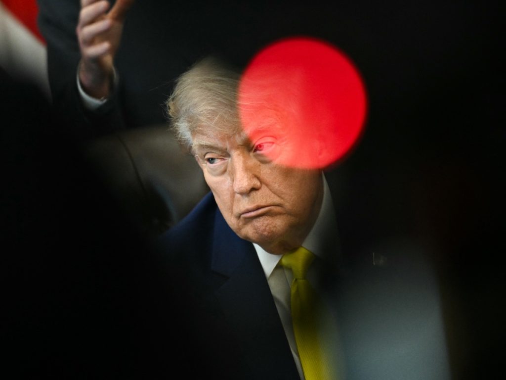 Trump anuncia acuerdo con Irán y reapertura de Ormuz: “Que fluya el petróleo”