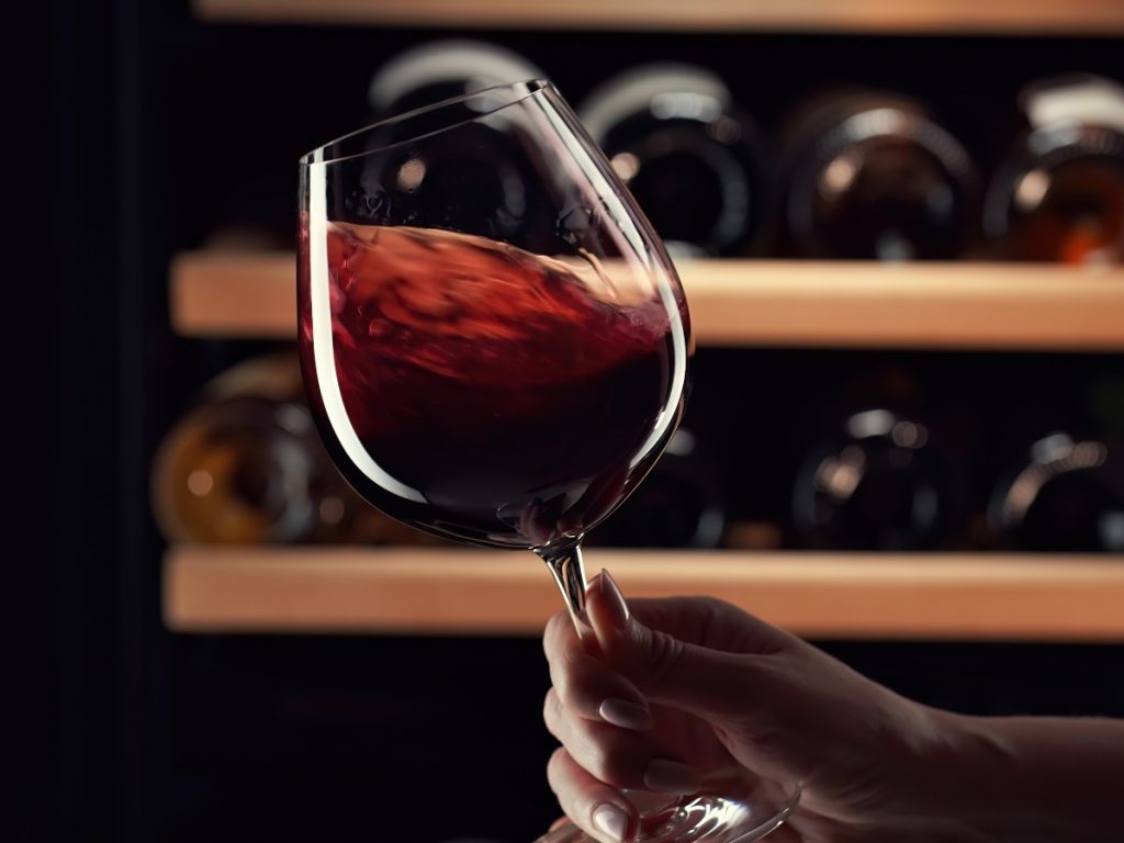 Alma Carraovejas llega a El Salvador con una propuesta de vinos españoles que combina origen, memoria y disfrute.