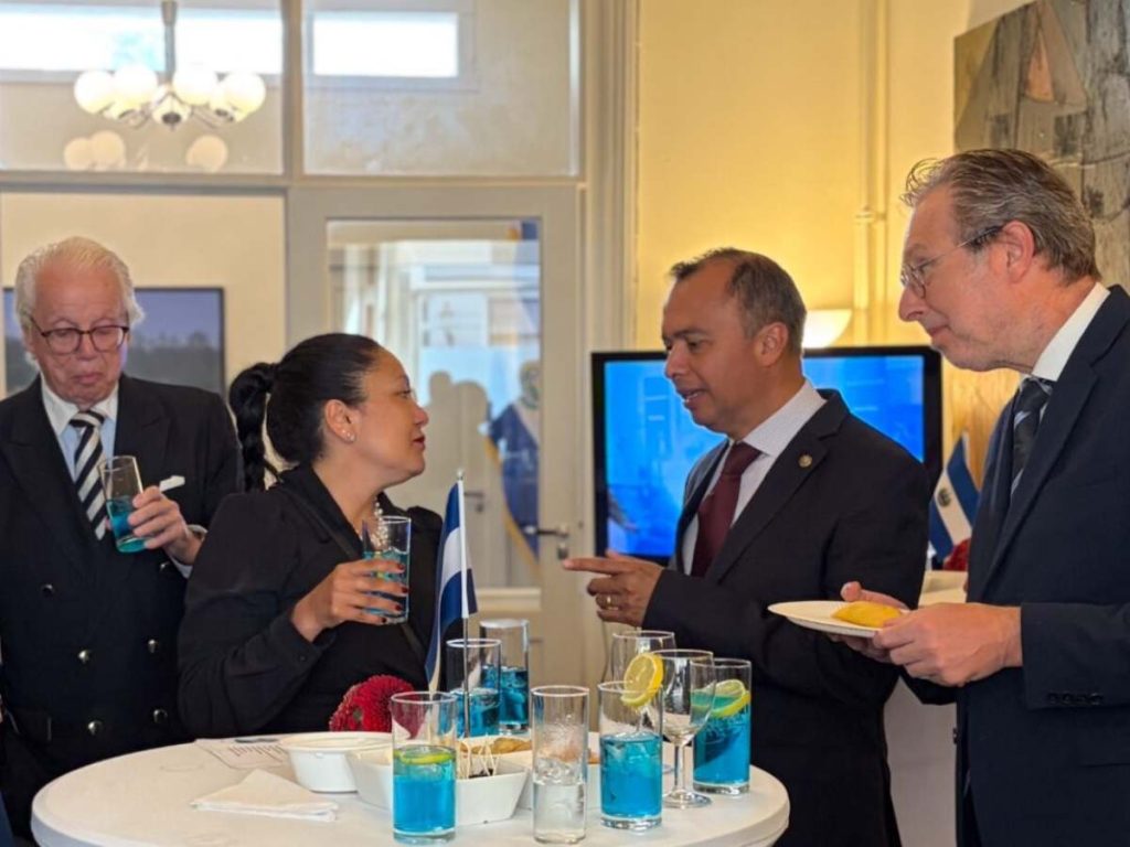 La marca salvadoreña Vodka Mizata busca abrir oportunidades de exportación en el mercado neerlandés, considerado estratégico para bebidas premium.