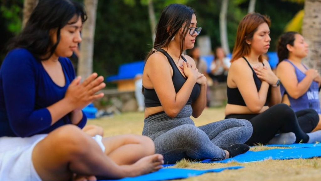 Yoga, música, clases de surf, ajedrez y otras experiencias forman parte de la agenda complementaria que se desarrollará en distintos puntos de Surf City.