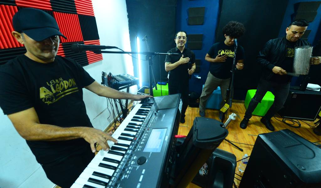 Próximo concierto de Algodón: vier. 24 de julio, 8 p. m. en la UCA.