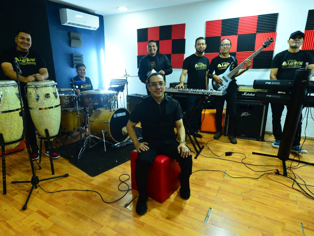 Algodón inició su gran gira en San Miguel junto a todo su público.
