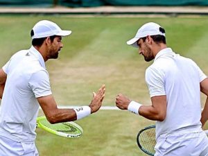 El salvadoreño avanzó a la final de dobles masculino junto a Mate Pavic y también disputará la final de dobles mixto.