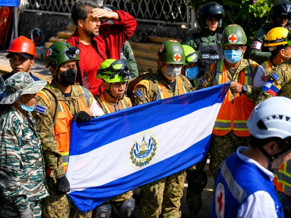 El-Salvador-ayuda-Humanitaria-rescatistas-venezuela