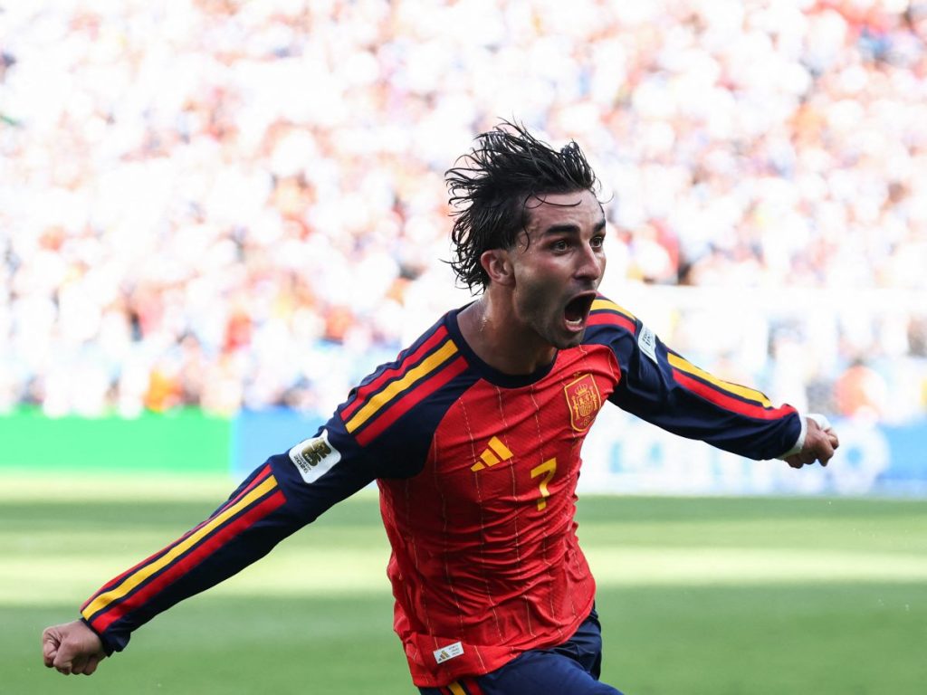 Ferran Torres celebra el gol que dio ventaja a España ante Argentina en la final del Mundial 2026, en East Rutherford. Foto: Franck Fife/AFP.