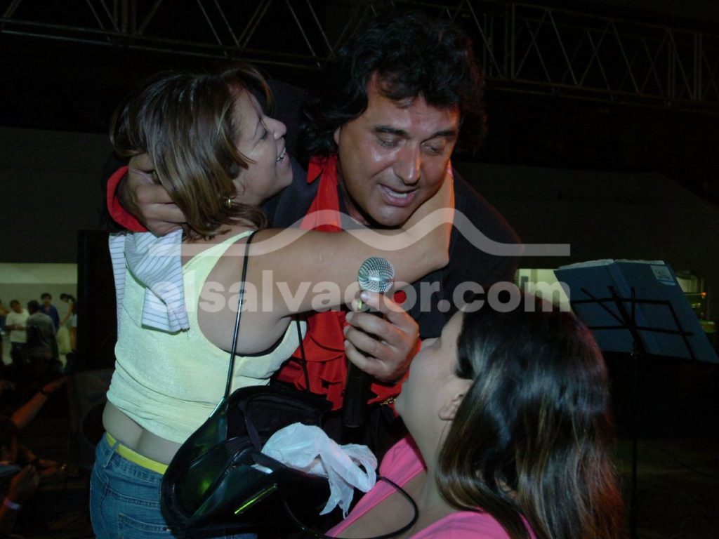 Gianni Pivetta, vocalista de Los Iracundos por más de dos décadas, falleció este domingo 12 de julio, según confirmó la agrupación en sus redes oficiales.