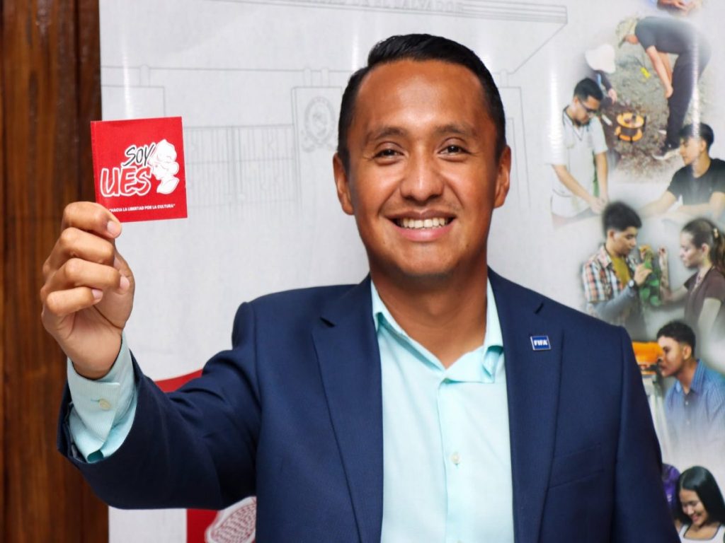 Iván Barton - Universidad de El Salvador - UES - árbitro salvadoreño