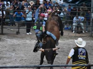 Jaripeo- Fiestas Patronales-Publico- Turistas- Santa Ana