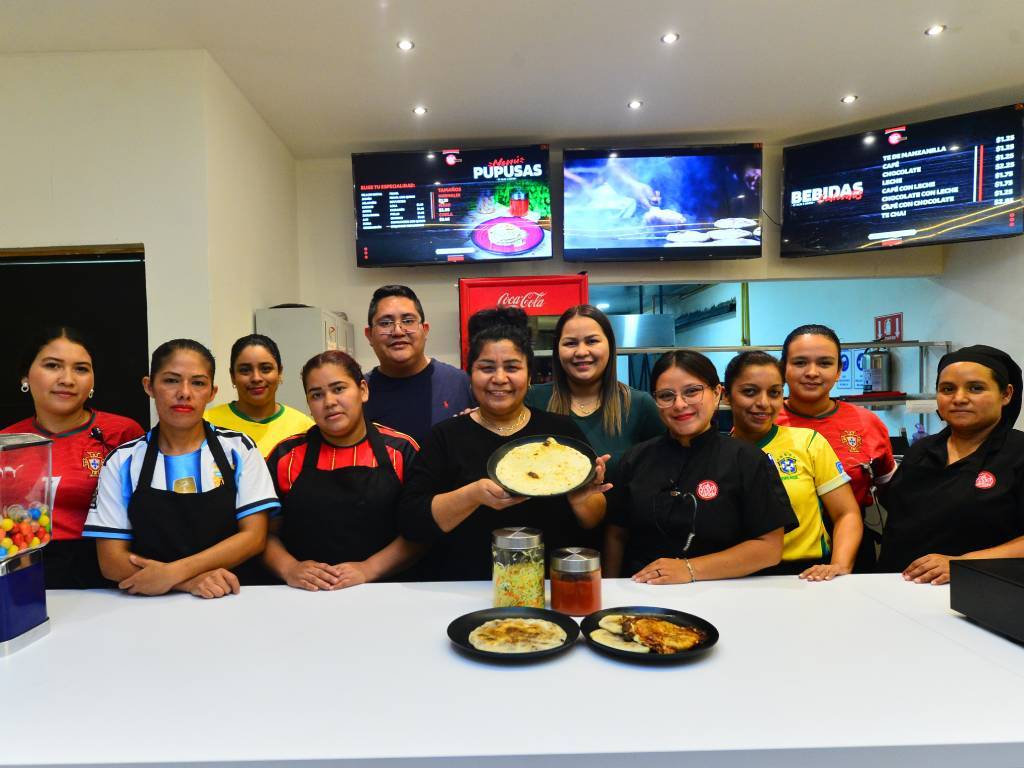 LM- Pupuseria- Salsa y Curtido- Emprendimiento- Familia