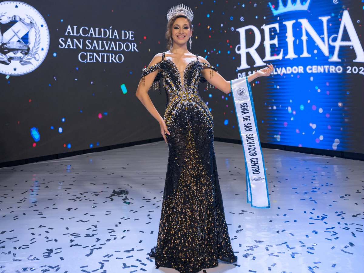 Melanie Cortez, representante de Cuscatancingo, fue coronada como Reina de las Fiestas Agostinas 2026