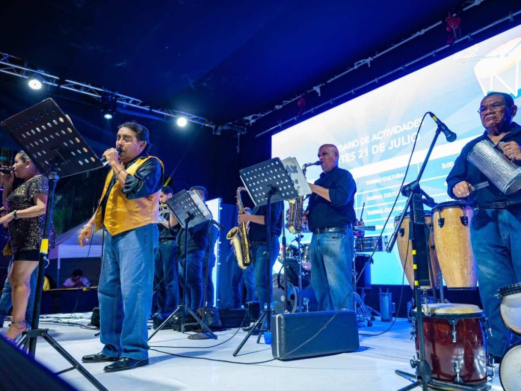 La Orquesta de San Salvador puso ritmo al cierre de la jornada y reunió a familias y visitantes en las fiestas patronales de Ciudad Delgado.