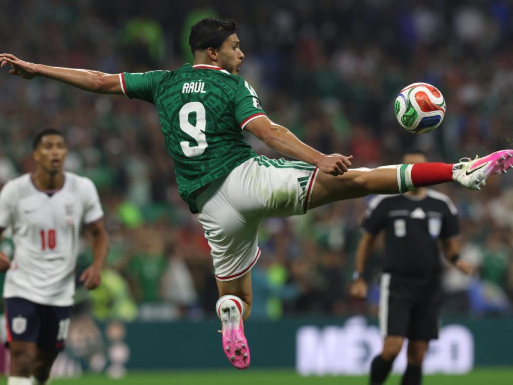Raúl Jiménez-méxico-mundial (1)