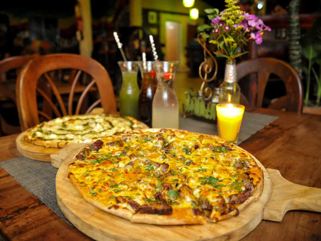 Pizzas caseras y ricas que puedes comer en Inna Jammin Santa Ana.